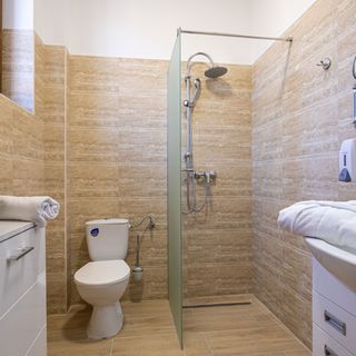 Vörös Álom Apartman Panzió Tiszakécske (4)