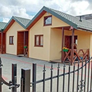 BŁĘKITNA FALA Domki Letniskowe (2)