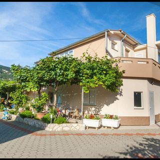 Apartments Elegance with swimming pool Baška  (5)