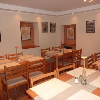 Zajazd Arka Łódź (2)