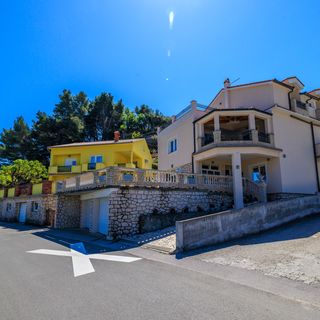 Apartments Nikolina J Supetarska Draga (2)