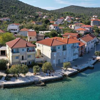 Apartments Tiho II Vinisce (4)