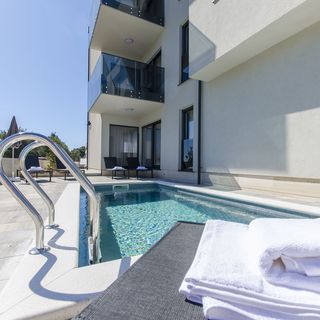 Apartments Villa V2 with rooftop Vir (5)