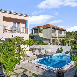 House Jakov Razanj (2)