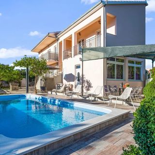 House Jakov Razanj (4)