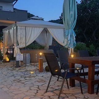 Apartments R and E Supetarska Draga (5)