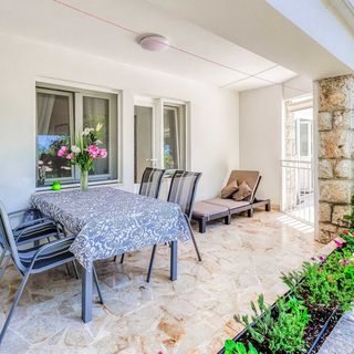 Apartment Moracea Njivice (2)