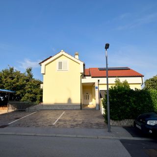 Apartments Angie Njivice (5)