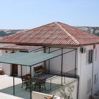 Apartmanok és Szobák A Tenger Mellett Stara Novalja Pag - 6303 (2)