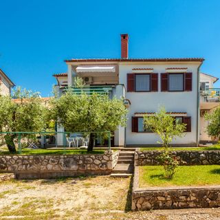 Apartmanok Parkolóhellyel Njivice, Krk - 20548 Njivice (2)