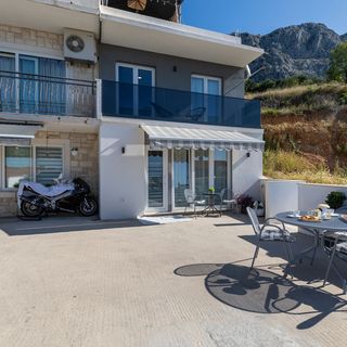 Apartmanok Parkolóhellyel Omis - 20689 Omiš (3)