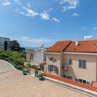 Apartments By The Sea Brela Makarska - 20708 (3)