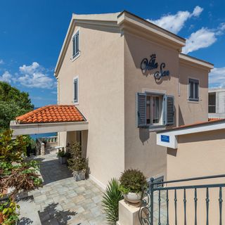 Apartments By The Sea Brela Makarska - 20708 (4)