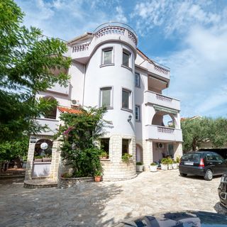 Apartmanok Gyermekes Családok Részére Lopar, Rab - 20830 Lopar (4)