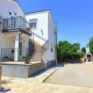 Apartmanok Parkolóhellyel Njivice, Krk - 20898 Njivice (3)