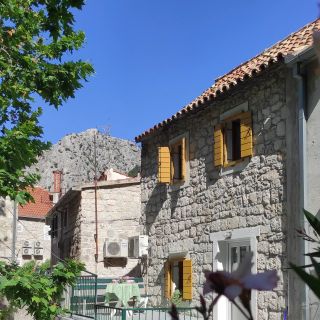 Apartments With Parking Space Omiš - 21053 (2)