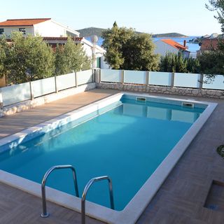 Apartmanok Családok Részére Medencével Sevid, Trogir - 21163 Sevid (2)