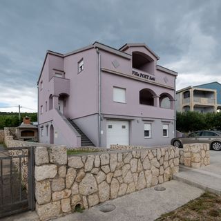 Apartmanok Parkolóhellyel Maslenica, Novigrad - 21404 Maslenica (2)