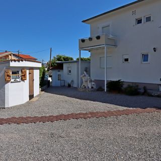 Szobák Magán Parkolóhellyel Novi Vinodolski - 21509 (5)