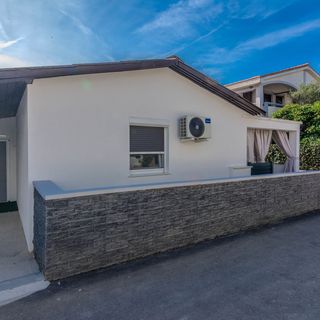 Apartmanok Parkolóhellyel Vir - 21751 (3)