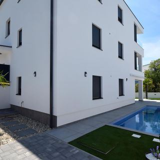 Apartmanok Családok Részére Medencével Njivice, Krk - 21811 Njivice (5)