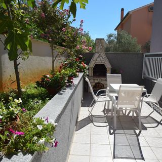 Apartmanok Parkolóhellyel Njivice, Krk - 21902 Njivice (3)