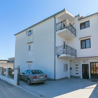 Apartmanok Parkolóhellyel Kastel Stafilic, Kastela - 21948 Kaštel Štafilić (4)