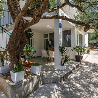 Apartmanok A Tenger Mellett Tucepi, Makarska - 22005 Tučepi (2)