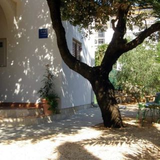 Apartments With Parking Space Barbat Rab - 22087 (4)
