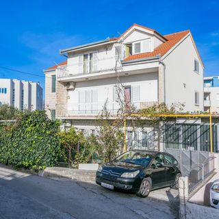 Apartmanok Parkolóhellyel Split - 22101 (5)