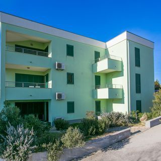 Apartmanok Parkolóhellyel Okrug Gornji, Ciovo - 22182 Okrug Gornji (3)