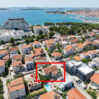 Apartmanok Parkolóhellyel Vodice - 22290 (2)
