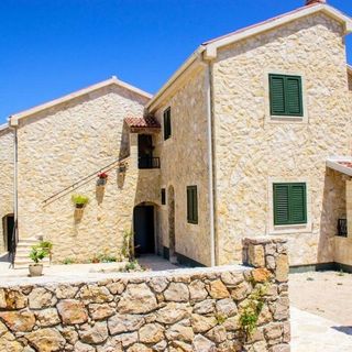 Apartmanok Családok Részére Medencével Razanac, Zadar - 22306 Ražanac (2)