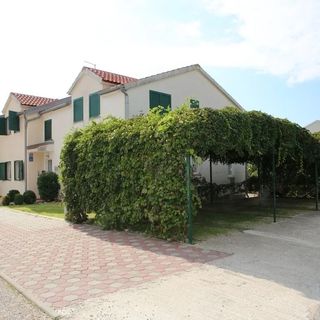 Apartmanok Parkolóhellyel Srima - Vodice, Vodice - 22383 Srima - Vodice (2)