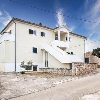 Apartmanok Parkolóhellyel Murter - 22405 (4)