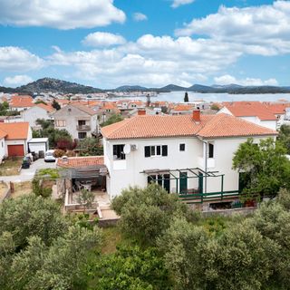 Apartmanok Parkolóhellyel Murter - 22405 (3)