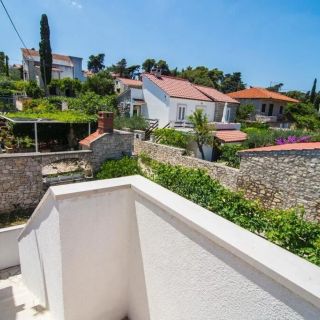 Apartments By The Sea Splitska, Brač - 22683 Splitska (4)