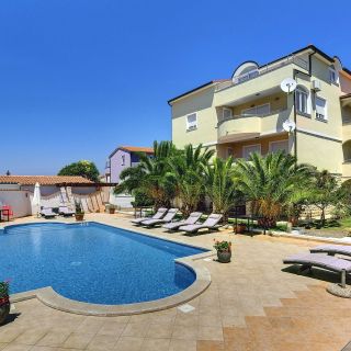Apartments With Swimming Pool Medulin - 22764 (3)