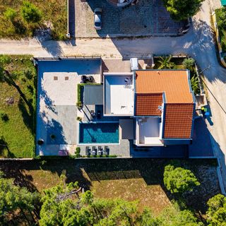 Apartmanok Családok Részére Medencével Vir - Kozjak, Vir - 22971 Vir - Kozjak (2)