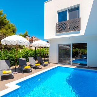 Villa Srima Beach house (3)