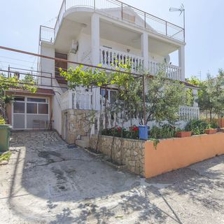 Apartment Niko Grebastica (2)