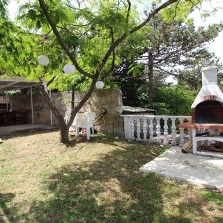 Apartments Lovinčić Baska (4)