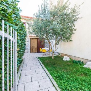 House Romanca Sukosan II (2)