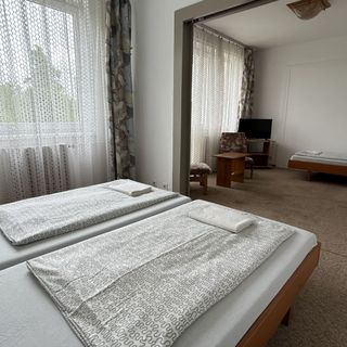 Aranypart Hostel Siófok (5)