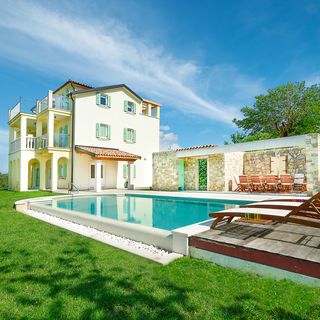 Villa Demetra s bazenom i predivnim pogledom na Motovun (4)