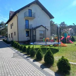 GOŚCINIEC NADMORSKI - DOMKI I APARTAMENTY Karwia (4)