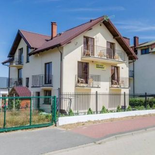 GOŚCINIEC NADMORSKI - DOMKI I APARTAMENTY Karwia (5)