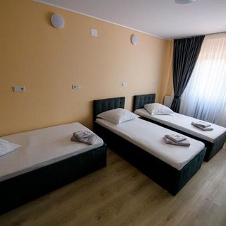 Casa ARENA Pitești (2)