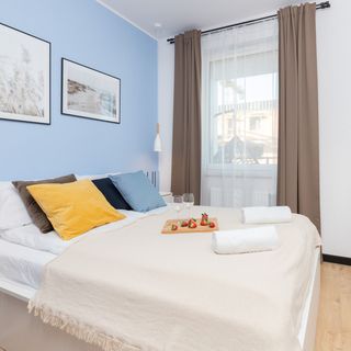 Nowy Świat 23F/15 (2)