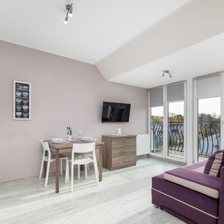 Nadbrzeżna 12/4 (2)